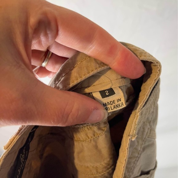 Women’s Eddie Bauer Khaki Cargo Pants Size 2 - Picture 3 of 5